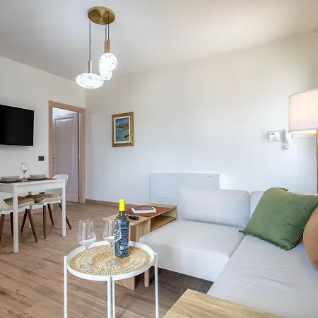 Gavina B By Interhome